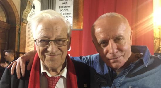  - El Padre Angel felicita la Navidad en Espacio en Blanco - escuchar ahora