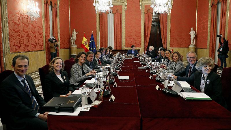 14 horas - El Gobierno aprueba la subida del salario mínimo - Escuchar ahora