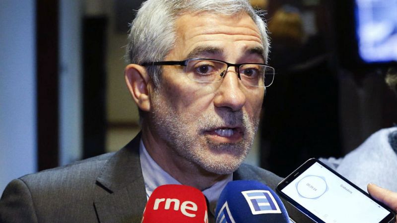 Boletines RNE - Llamazares denuncia una campaña de linchamiento y se va de IU - Escuchar ahora