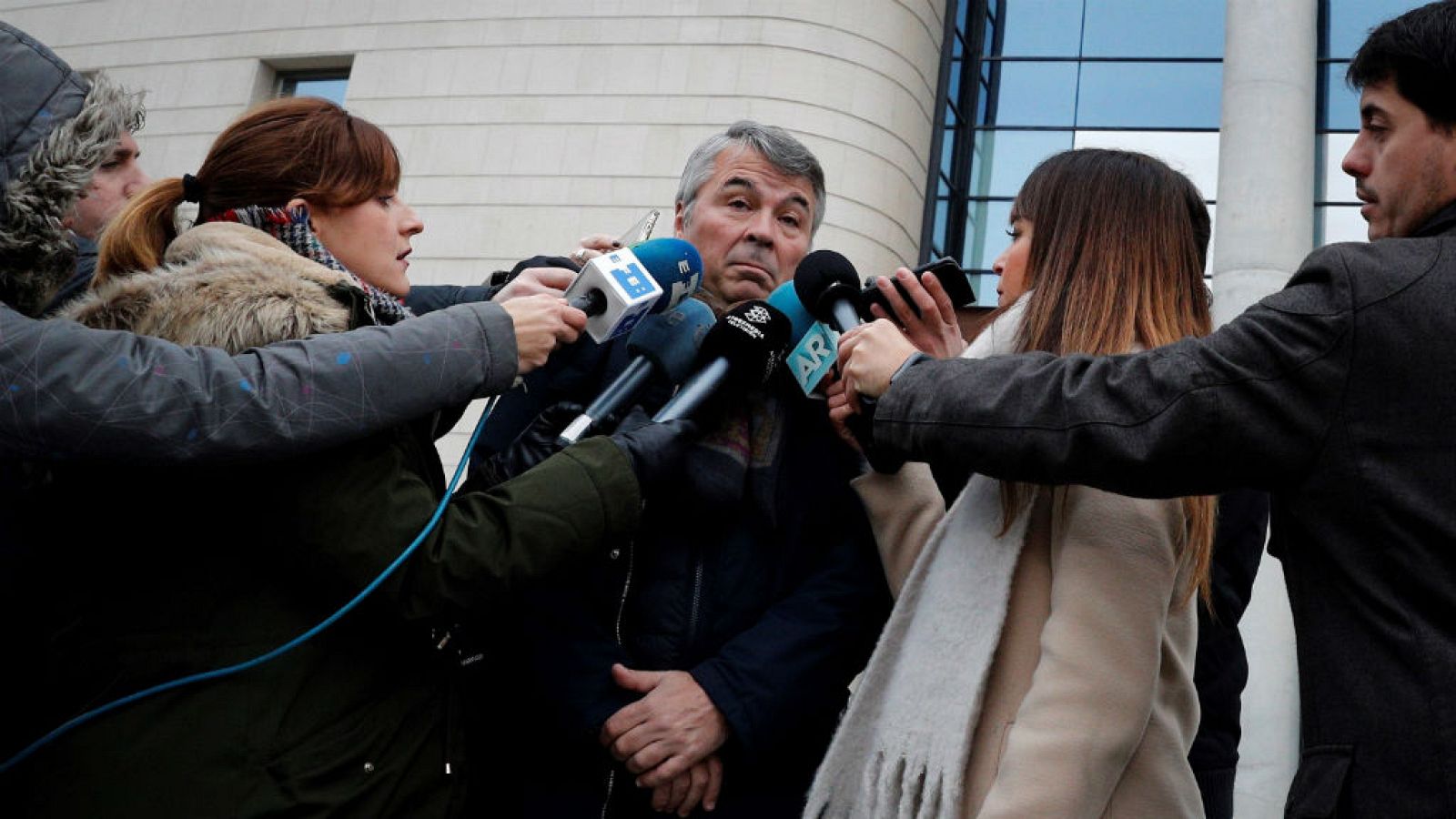 La Audiencia decide si 'La Manada' ingresa en prisión - Escuchar ahora