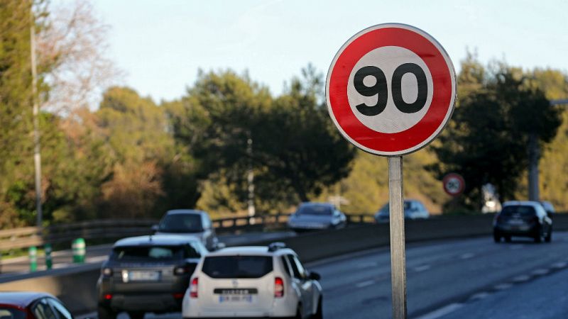  14 horas - El Gobierno aprueba este viernes la rebaja a 90 km/h de la velocidad en las carreteras secundarias - escuchar ahora