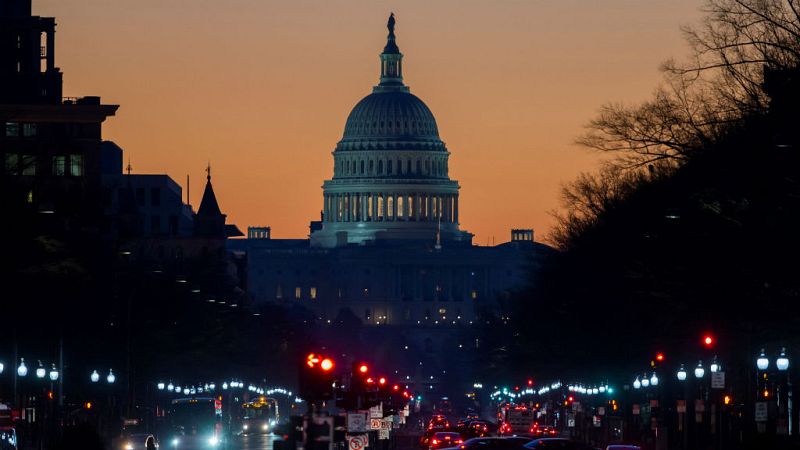 Las mañanas de RNE con Íñigo Alfonso - Sin acuerdo en EE.UU. en materia presupuestaria - Escuchar ahora