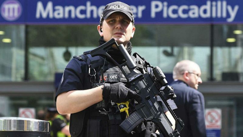 Boletines RNE - Tres heridos en un ataque con cuchillo en Manchester - Escuchar ahora