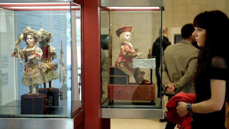 14 horas - Las muñecas de porcelana de la Casa Lis de Salamanca cobran vida - escuchar ahora