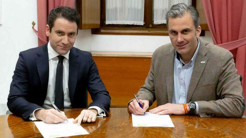 Boletines RNE - PP Y VOX, en la búsqueda del acuerdo en Andalucía - Escuchar ahora