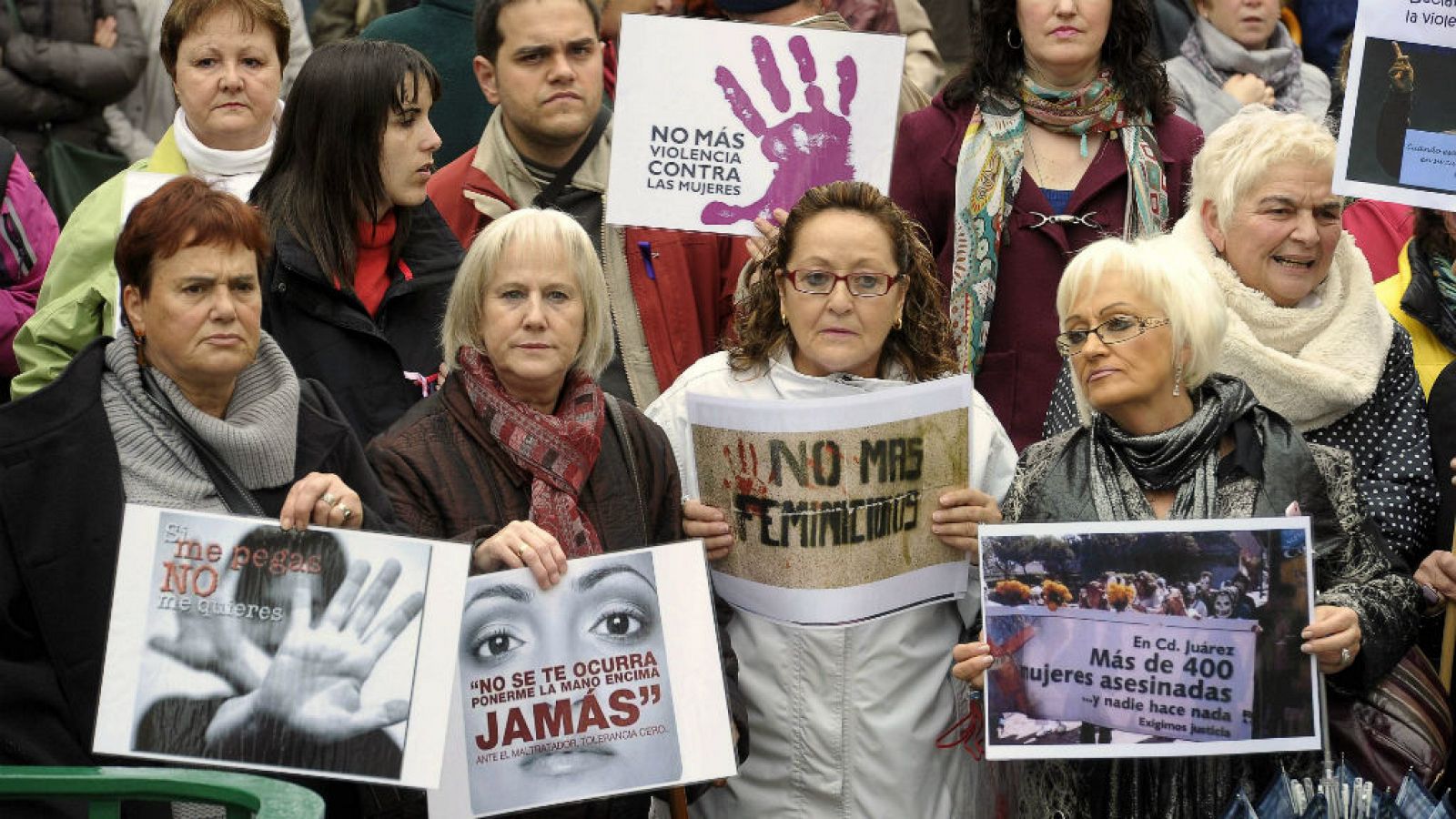  Boletines RNE - El Tribunal Supremo fija que toda agresión de un hombre a una mujer es violencia de género - escuchar ahora