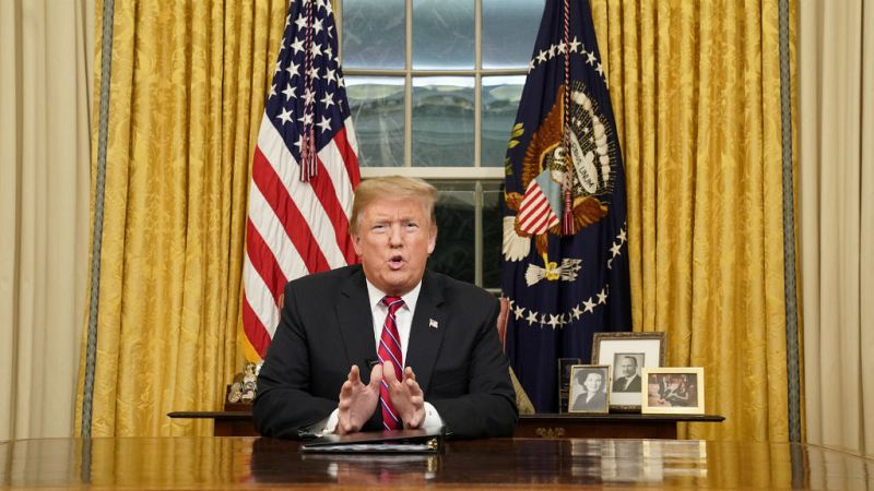  Las mañanas de RNE con Íñigo Alfonso - Trump insiste en que su país atraviesa una crisis de seguridad creciente - Escuchar ahora 