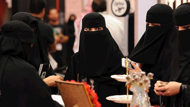 Las mañanas de RNE con Íñigo Alfonso - Las mujeres en Arabia Saudí, sometidas a un varón toda su vida - Escuchar ahora