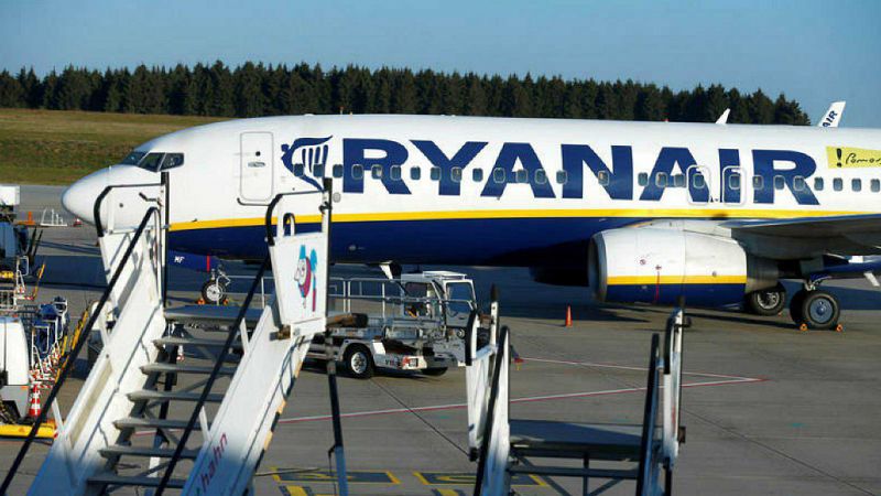 Boletines RNE - Desconvocada la huelga de tripulantes en Ryanair - Escuchar ahora