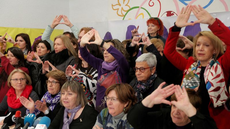  Boletines RNE - Organizaciones feministas se movilizan ante las pretensiones de VOX de eliminar leyes contra la violencia de género - Escuchar ahora 
