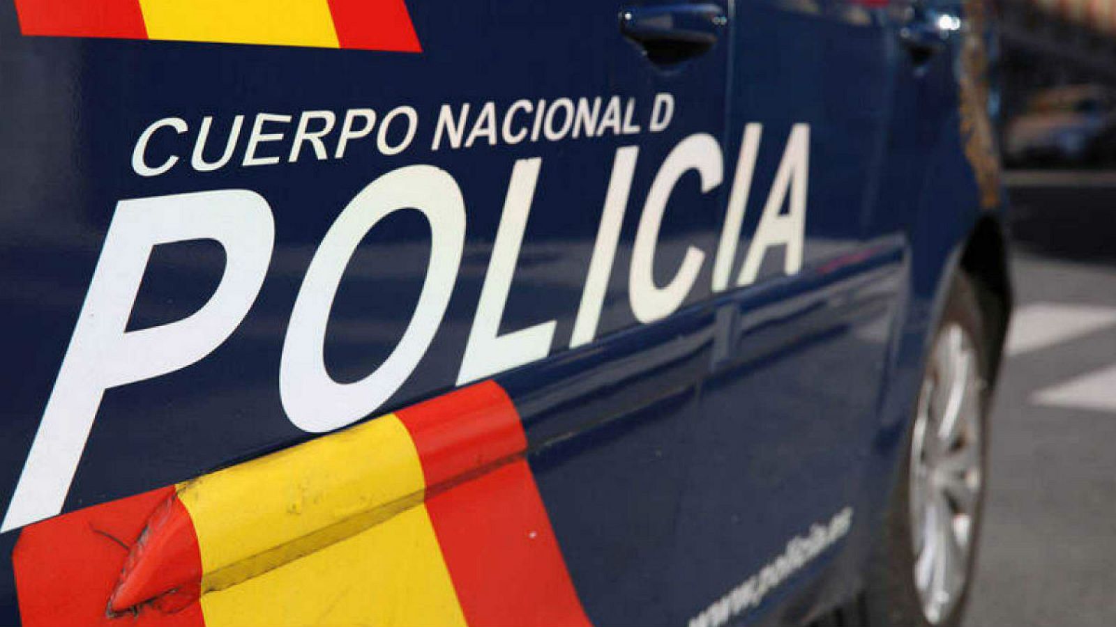 Radio 5 actualidad - Detenidos 15 menores por acosar a dos hermanos en un instituto de Villaverde (Madrid) - Escuchar ahora