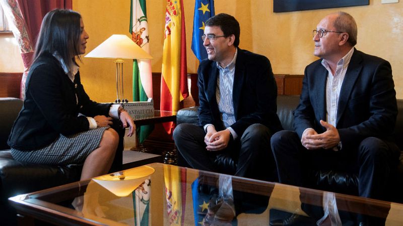  Boletines RNE - El PSOE-A no presenta a Susana Díaz a la investidura y liderará la oposición - Escuchar ahora 