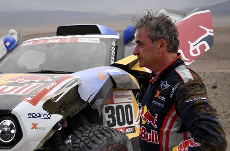  - Carlos Sainz sigue en el Dakar 