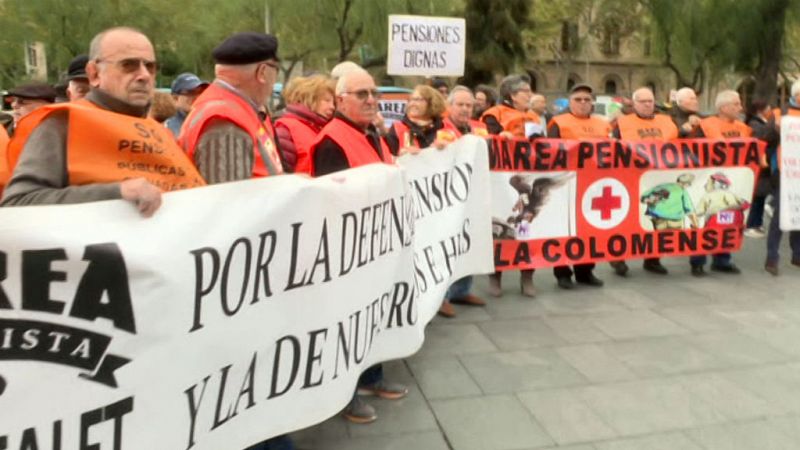 Boletines RNE - El Gobierno estudia retrasar un año la edad efectiva de jubilación - Escuchar ahora