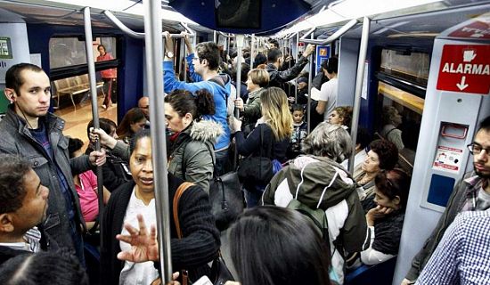 Barcelona quiere acabar con el acoso en el metro y autobuses