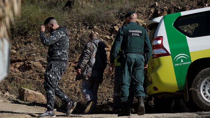 Boletines RNE - Comienzan a excavar un túnel lateral para rescatar al niño que se cayó a un pozo en Totalán