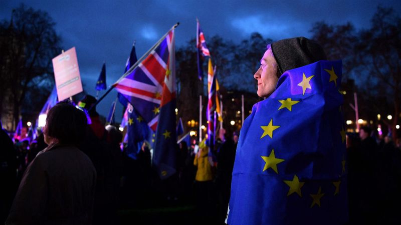  Cinco Continentes - Europa mira a Westminster por la votación del Brexit -  Escuchar ahora