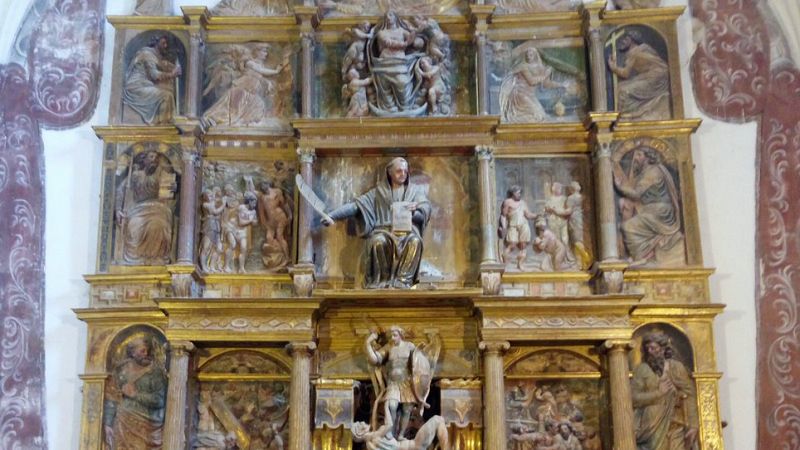 Pueblo despoblado lucha por su retablo
