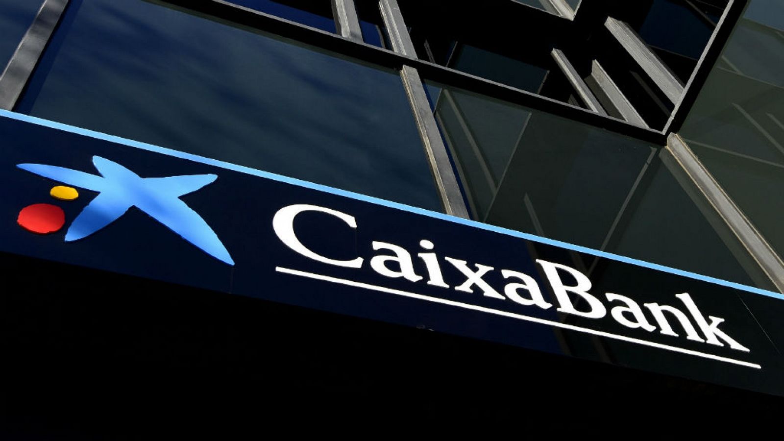  14 horas - Caixabank plantea un ERE con más de 2100 despidos - escuchar ahora