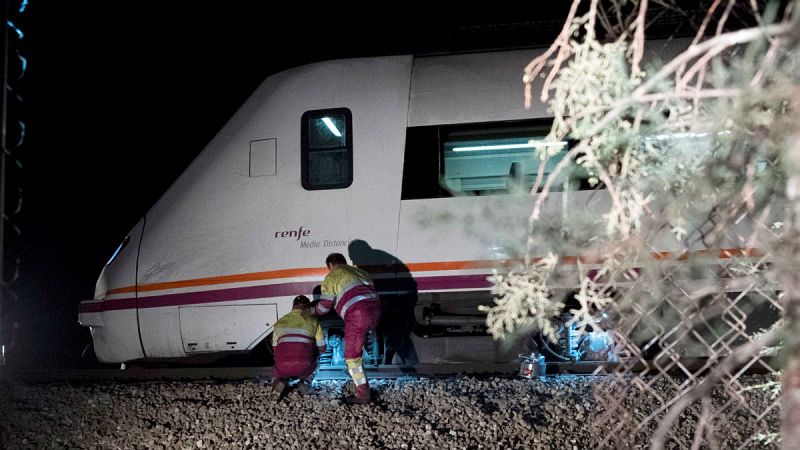 Boletines RNE - La Policía identifica a 11 menores por sabotajes al tren extremeño - Escuchar ahora
