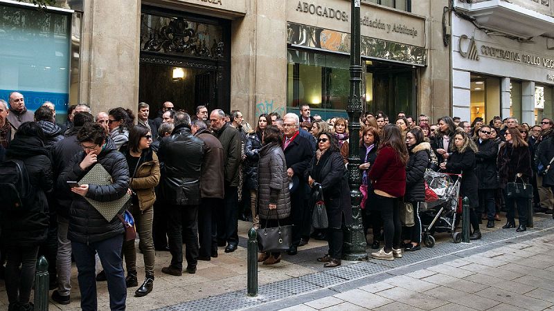 14 horas - Concentración en Zaragoza tras el asesinato de una abogada - Escuchar ahora