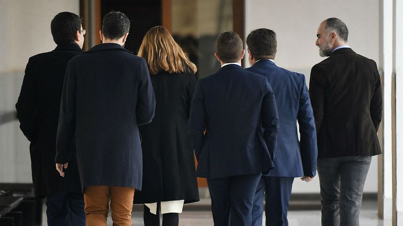 14 horas - Susana Díaz se resiste a dar un paso atrás y se aferra a la militancia - Escuchar ahora