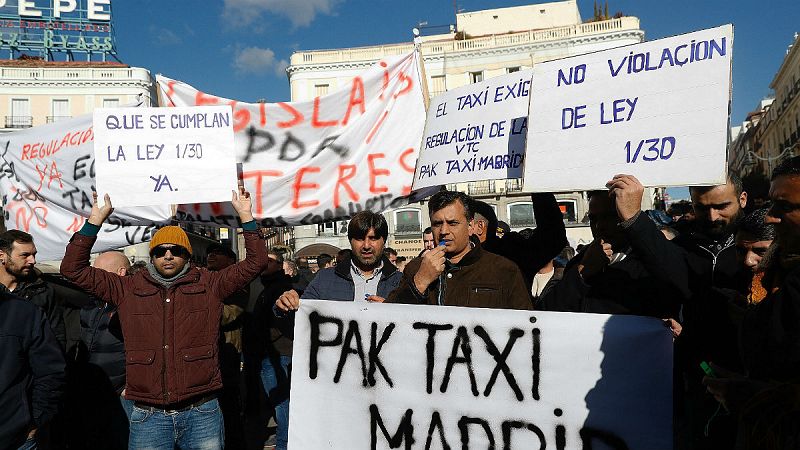 14 horas - Los taxistas de Madrid y Barcelona mantienen la huelga indefinida - Escuchar ahora