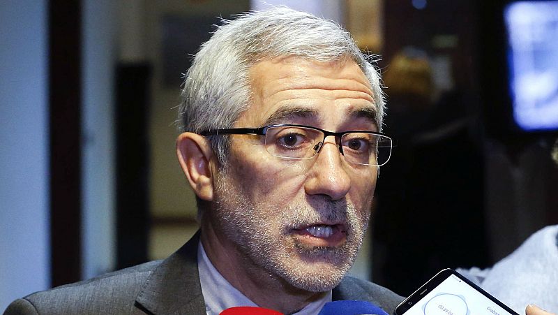 Boletines RNE - Llamazares: "No había mucha más alternativa que renunciar" - Escuchar ahora