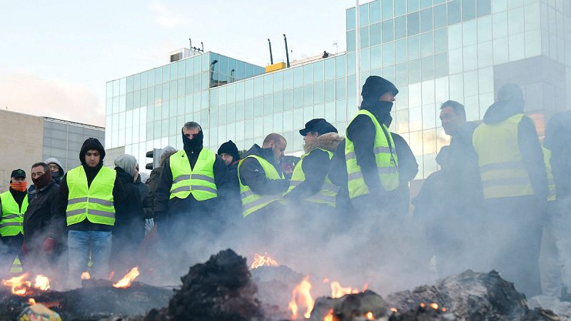 Boletines RNE - Los taxistas de Madrid bloquean los accesos en la inauguración de Fitur - Escuchar ahora