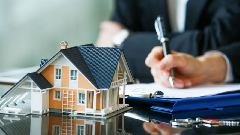  Boletines RNE - El Supremo avala dividir los gastos en la firma de las hipotecas - escuchar ahora