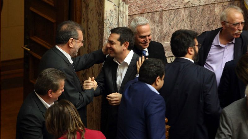  Cinco Continentes - El parlamento griego aprueba el acuerdo con Macedonia para su cambio de nombre - Escuchar ahora