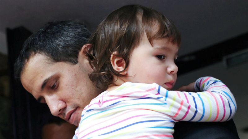  Las mañanas de RNE con Íñigo Alfonso - Guaidó denuncia acoso contra él y su familia y asegura que no cederá a la intimidación - Escuchar ahora 