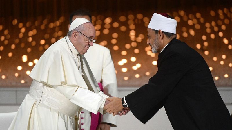  Las mañanas de RNE con Íñigo Alfonso - El papa oficia una multitudinaria misa en los Emiratos Árabes - Escuchar ahora