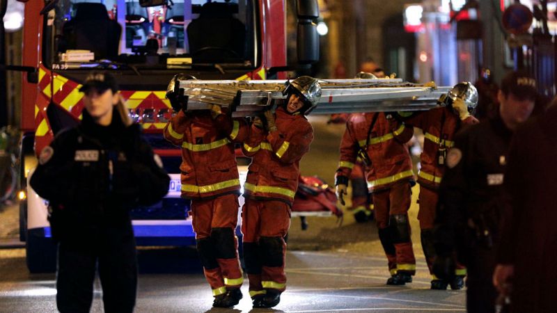 Las mañanas de RNE con Íñigo Alfonso - Un pavoroso incendio deja ocho muertos en un edificio de París - Escuchar ahora
