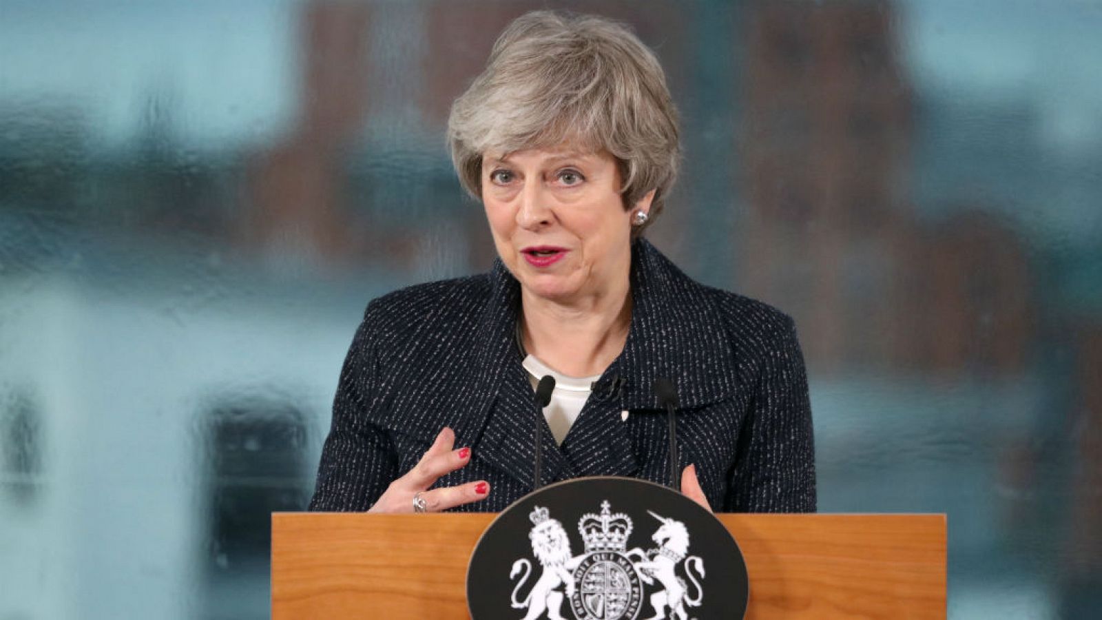 Boletines RNE - Theresa May deja la puerta abierta a flexibilizar su posición ante el Brexit - escuchar ahora