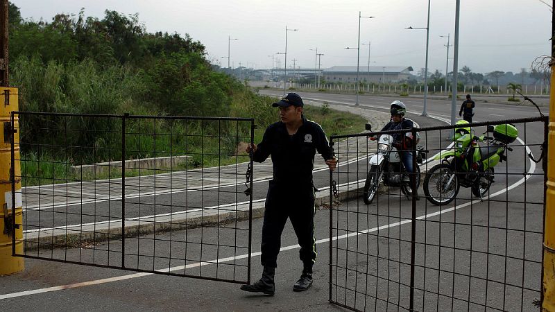 Las mañanas de RNE con Íñigo Alfonso - Los militares bloquean la entrada de ayuda humanitaria en Venezuela - Escuchar ahora