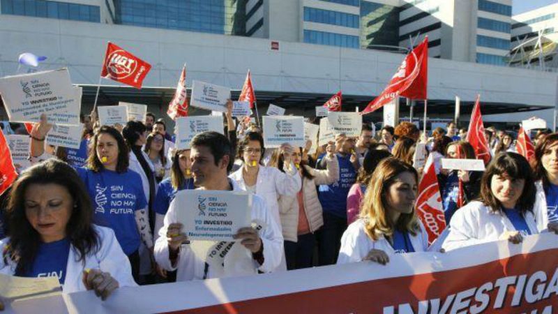 14 horas - Sólo cinco de 350 investigadores tienen contrato indefinido en el hospital La Fe Valencia - Escuchar ahora