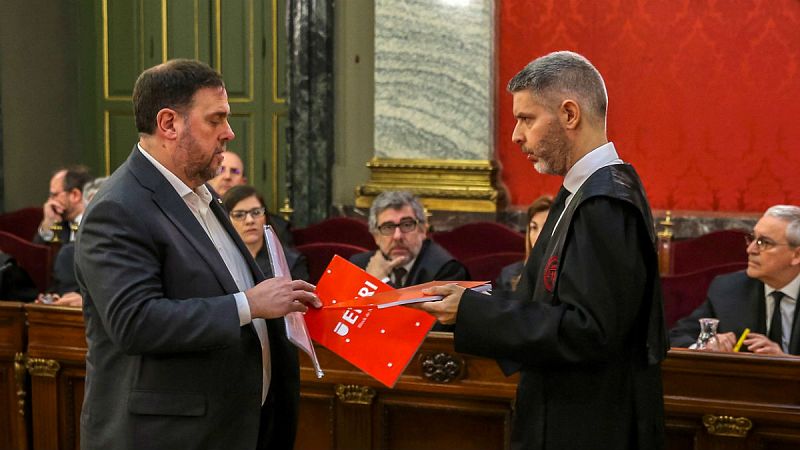 Boletines RNE - La defensa de Junqueras y Romeva argumenta que el juicio del 'procés' es una causa política - Escuchar ahora