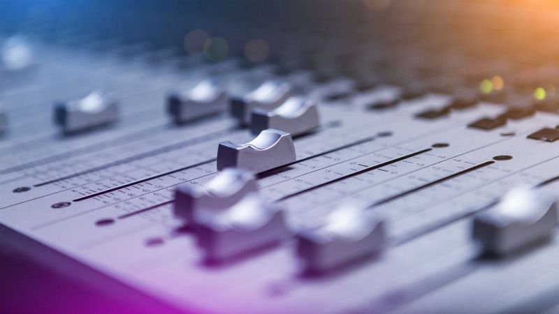 Celebramos el día de la radio - Escuchar Ahora