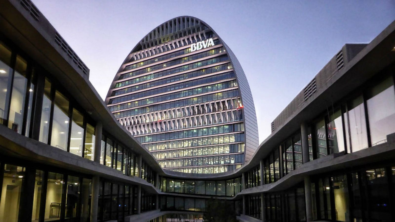  Las mañanas de RNE con Íñigo Alfonso - La Audiencia Nacional espera la documentación requerida al BBVA relacionada con Villarejo - Escuchar ahora 