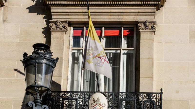  Boletines RNE -  Nueva denuncia contra el nuncio apostólico en Francia por otra presunta agresión sexual - Escuchar ahora
