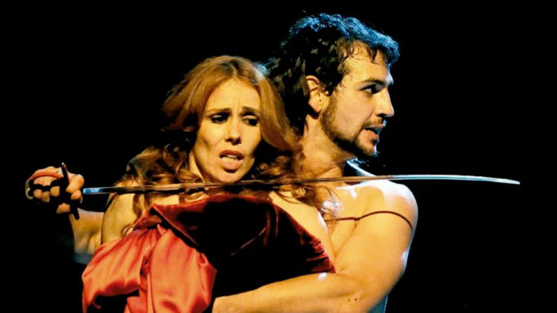  14 horas - Fran Perea, Superman y Pinochet en "La Mitad del Mundo" - escuchar ahora