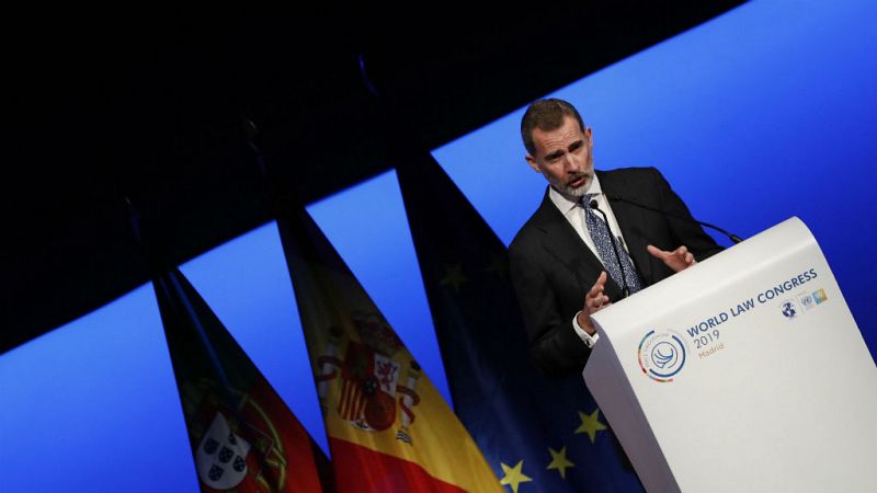  24 horas - El Rey Felipe VI: "No es admisible apelar a una supuesta democracia" sin el respeto a las leyes - escuchar ahora