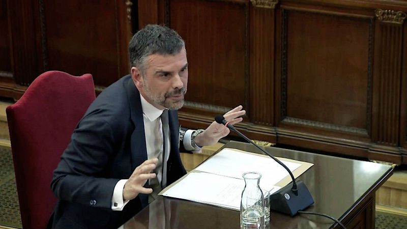  14 horas - Santi Vila dice que el 1-O "fue frustrante y doloroso" porque "hasta el último minuto" se buscó una salida negociada - Escuchar ahora 