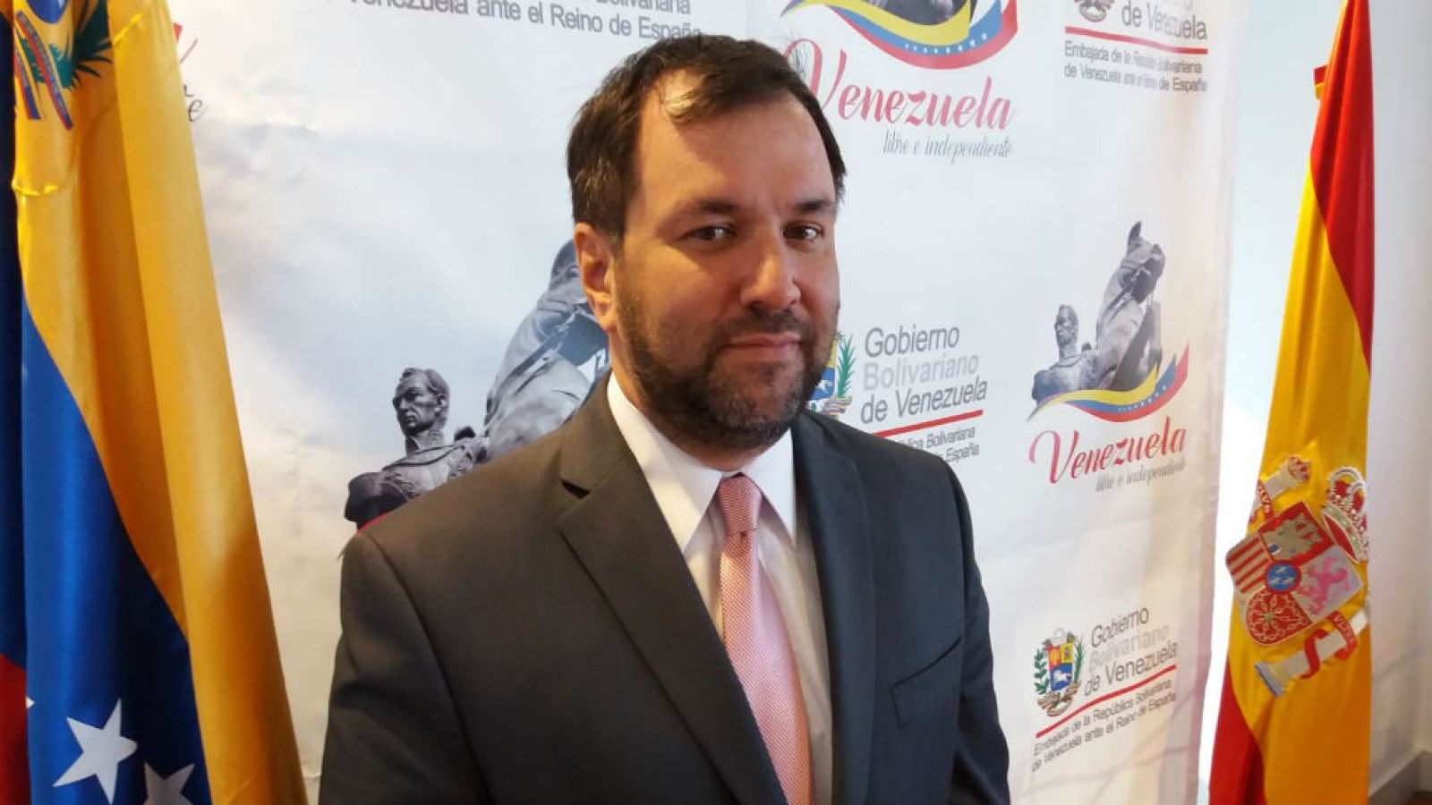 Cinco Continentes - "La ayuda humanitaria es una excusa para una intervención" - 21/02/19 - Escuchar ahora 