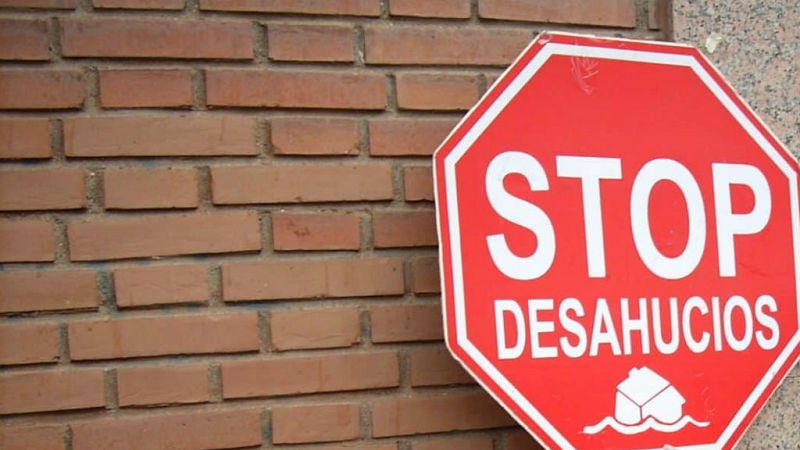 Boletines RNE - Centenares de personas intentan impedir un desahucio en Lavapiés, Madrid - Escuchar ahora