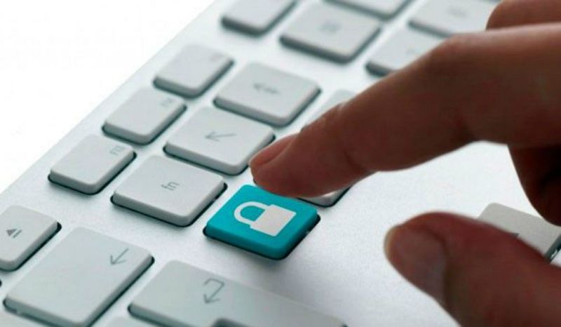 14 horas - Estudian recurrir al Constitucional la Ley de Protección de Datos - Escuchar ahora