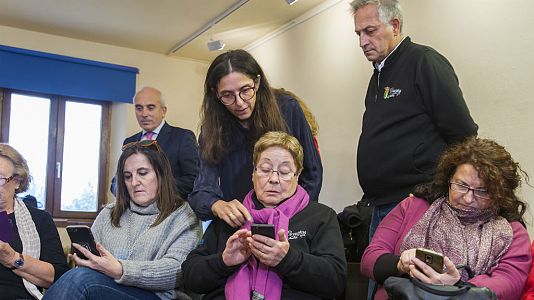 Por tres razones - Por tres razones - ¿Se van los bancos de los pueblos? - 25/02/19 - escuchar ahora