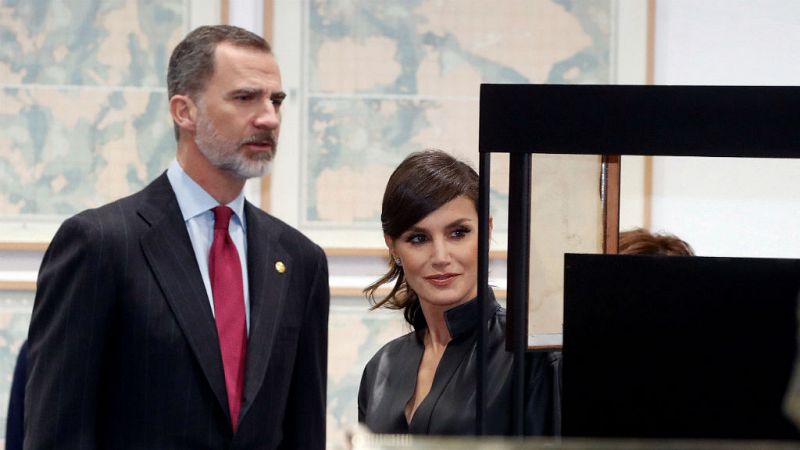 14 horas - Los Reyes evitan el ninot de Felipe VI en la inauguración de ARCO - escuchar ahora