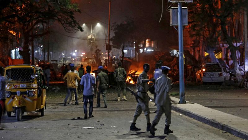 Boletines RNE - Una treintena de muertos y 80 heridos en Somalia en un atentado de Al Shabab - Escuchar ahora